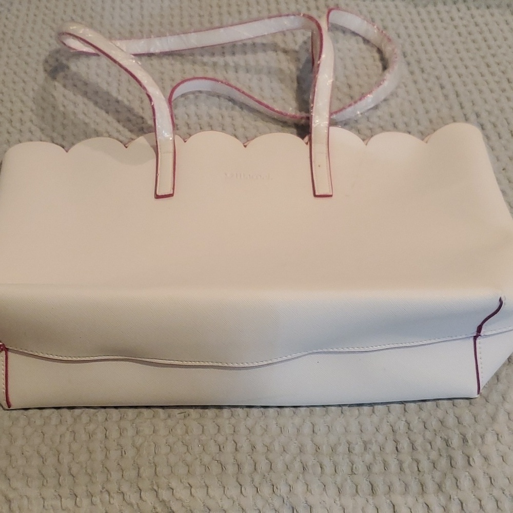 Wacoal White Tote Bag with Tulip Cutout Top